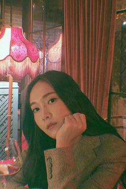 明星私服科普：2018年6月5日，Instagram照片，郑秀妍