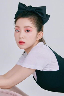 明星私服科普：2019年8月27日，韩国嘉人九月美妆画报，Irene