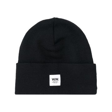 ribbed logo patch beanie hat