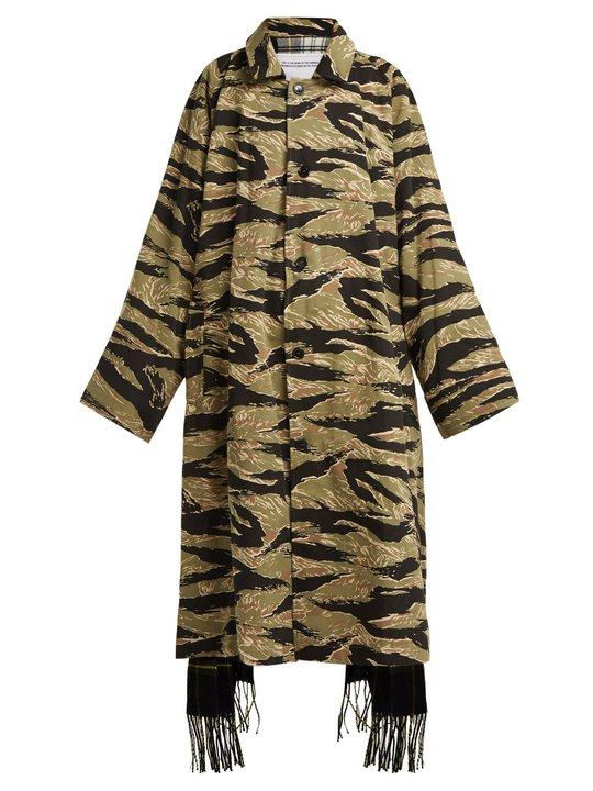 Reversible camouflage and scarf trench coat展示图