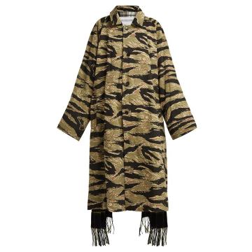 Reversible camouflage and scarf trench coat