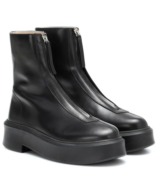 zip-front ankle boots展示图