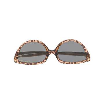 leopard print cat-eye frame sunglasses