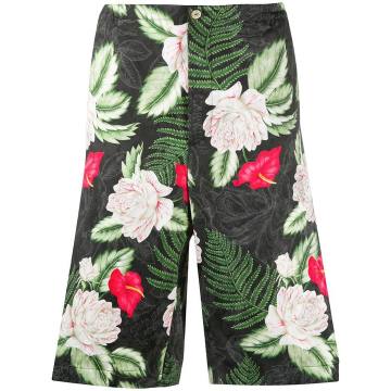 Hawaiian-print shorts