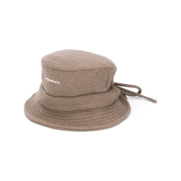 Le bob Jacquemus bucket hat