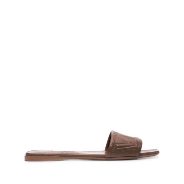 logo-embossed flat sandals