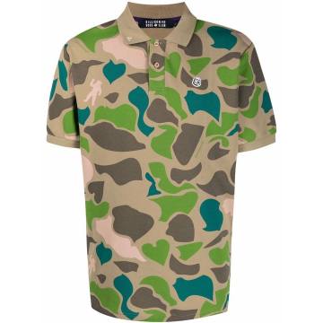 camouflage-print polo shirt