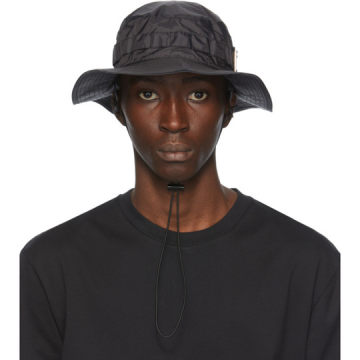 黑色 Plaque 渔夫帽