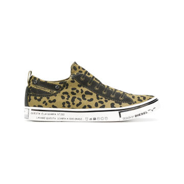 leopard low-top sneakers