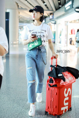 2018年6月11日，北京机场，宋茜