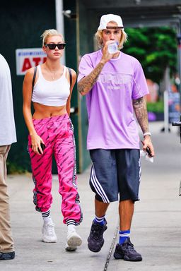 2018年7月25日，纽约，Hailey Bieber