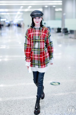 明星私服科普：2018年11月21日，上海机场，景甜