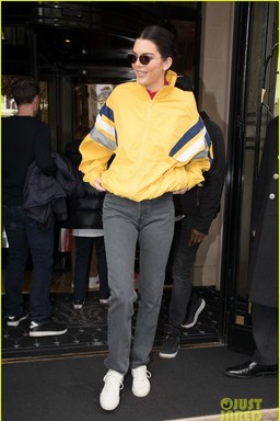 2018年4月4日，巴黎，Kendall Jenner