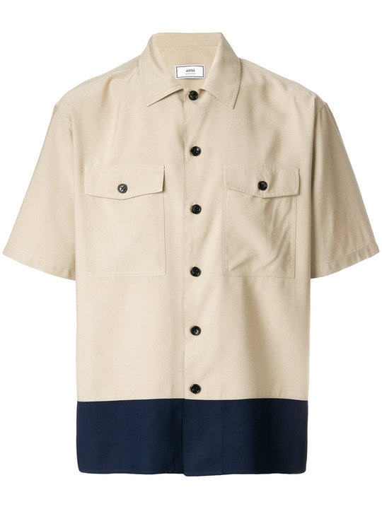 camp collar chest pockets short sleeves shirt展示图