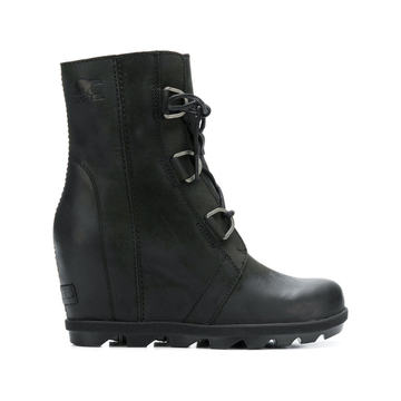 ankle lace-up boots