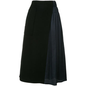 Sala bi-material skirt