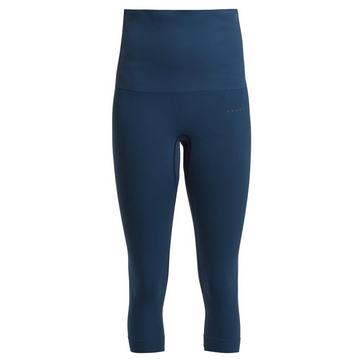 Ergonomic cropped performance leggings