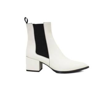 Rania Ankle Boot In White Leather.