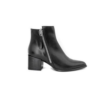 Daniela Ankle Boot In Black Leather.