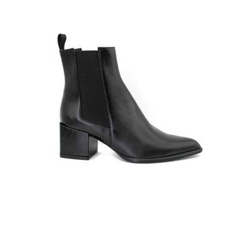 Rania Ankle Boot In Black Leather.