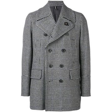 houndstooth patterned coat