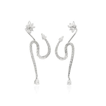 18K White Gold Diamond Drop Earrings