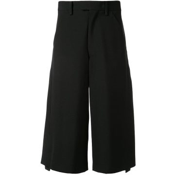 loose cropped trousers