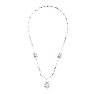 18K White And Diamond Pendant Necklace