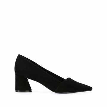 pointed-toe pumps