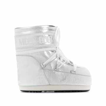 panelled snow boots