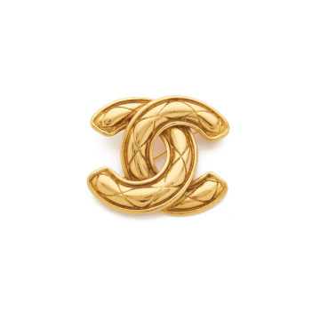 Chanel 大号绗缝 CC 胸针