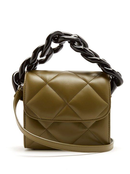 Oversized curb-chain quilted leather shoulder bag展示图