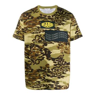 camouflage print T-shirt