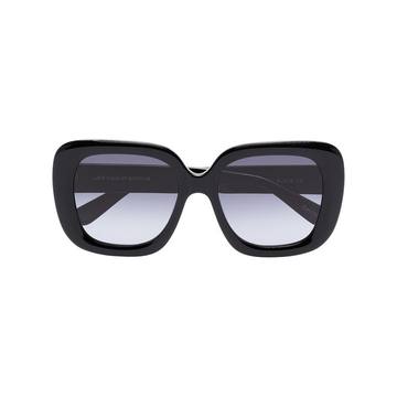 Extended oversized square-frame sunglasss