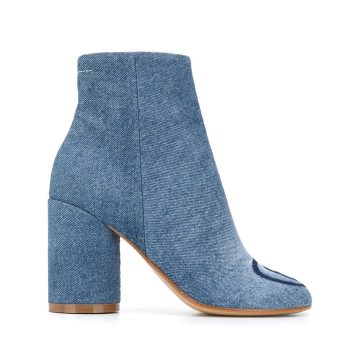 contrasting logo detail ankle boots