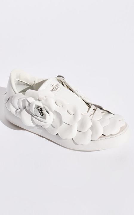 Valentino Garavani Rose Embroidered Sneakers展示图