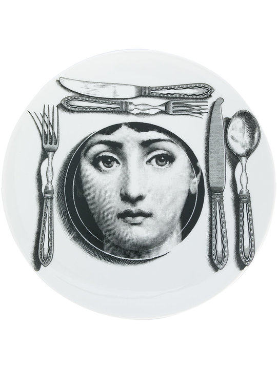 脸部与餐具印花圆盘展示图