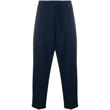 pleat-front loose trousers