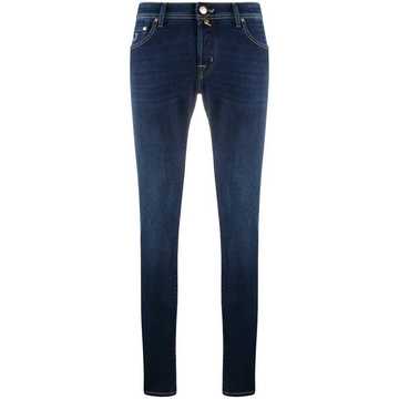 skinny fit jeans