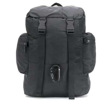 buckle-fastening backpack