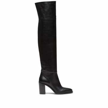knee-length mid-heeled boots