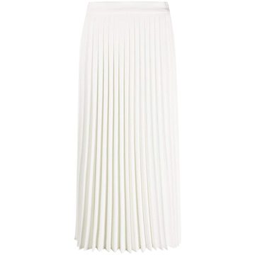 high-waisted pleated skirt