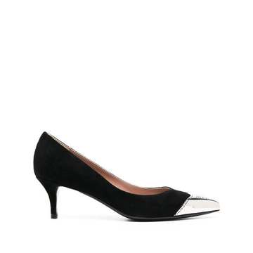 contrast pointed pumps