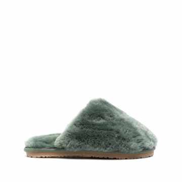 fur slippers