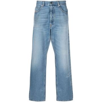 straight leg stonewashed jeans