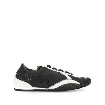 runner style low lace-up sneakers