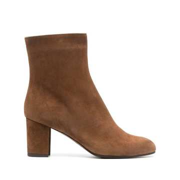 round toe suede boots