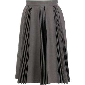 pleated skirt