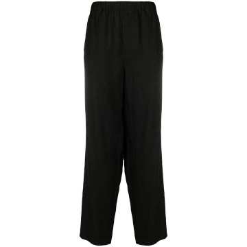 loose-fit trousers