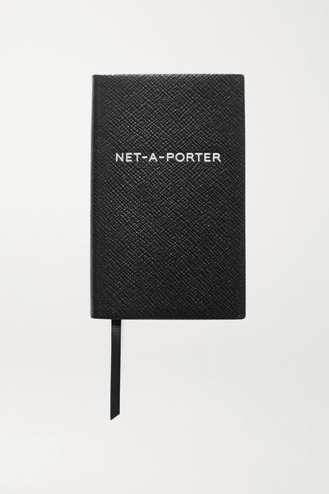 x NET-A-PORTER “Panama” 纹理皮革笔记本展示图